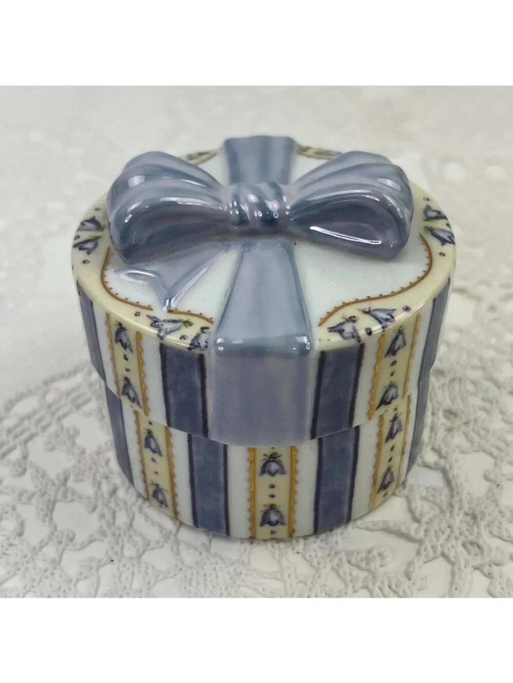 Dearest Daughter Ardleigh Elliott Heirloom Porcelain Music Box Mothers Day.